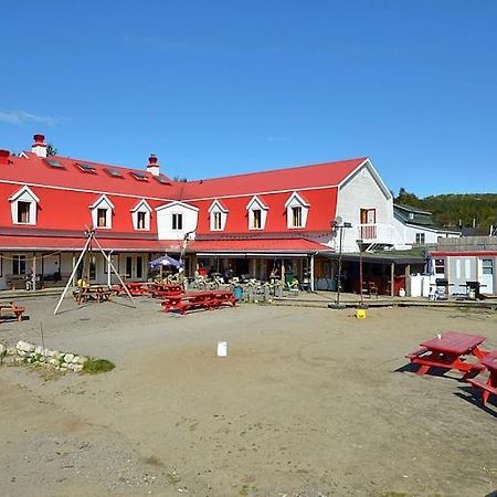 Auberge Jeunesse De Тадусак Екстериор снимка